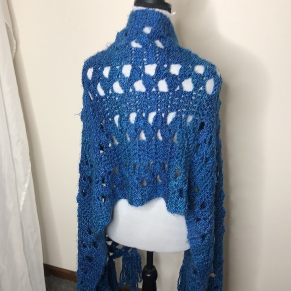 Royal blue hand knitted shall - Picture 4 of 7
